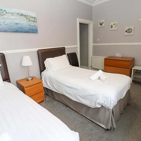 Fern Lee Prázdninový dům *